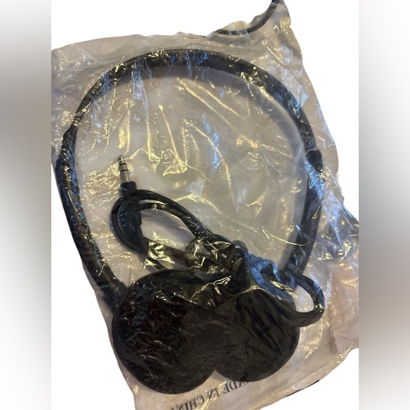 🔥 Stylish Eyewear Collection with Accessories Lot 7 pieces varied. 🔥 - Picture 4 of 6